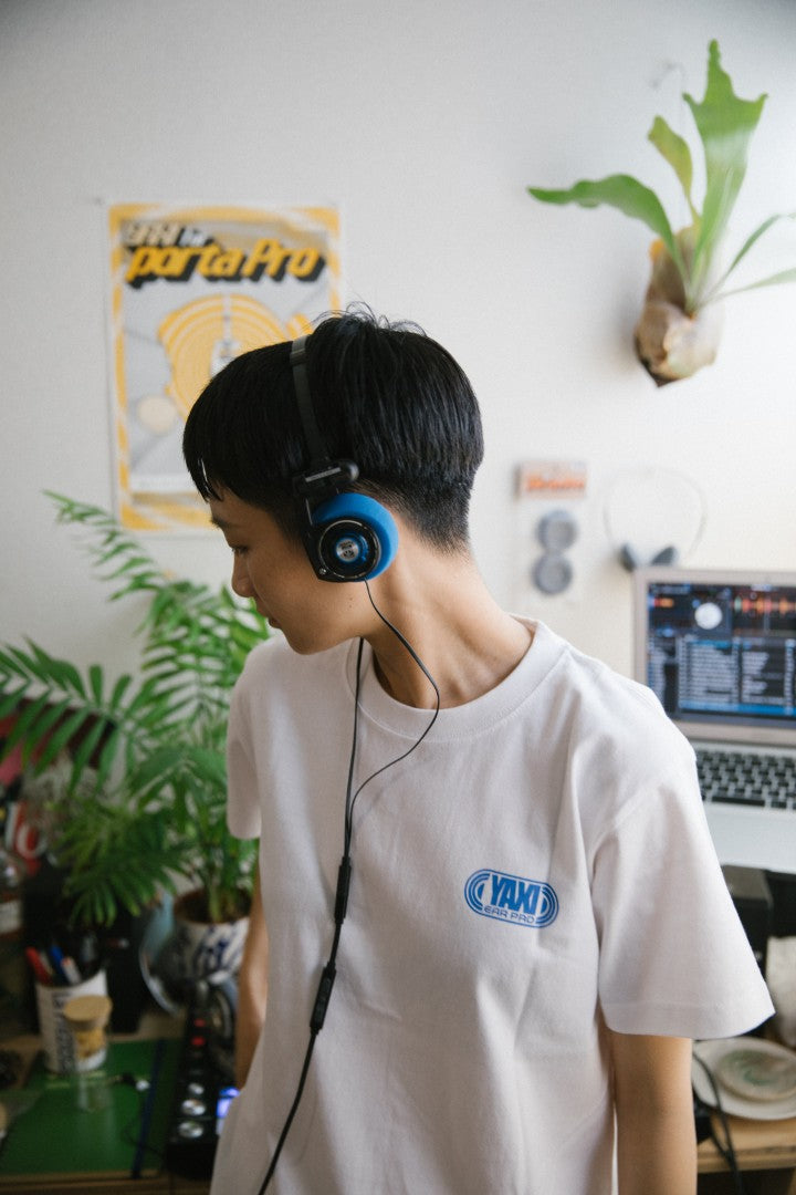 「ヤクシガール」Tシャツ