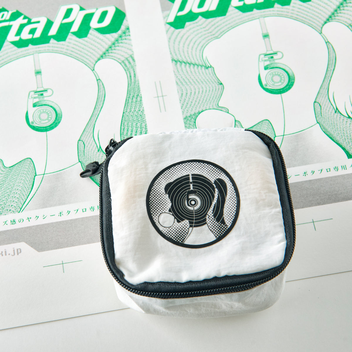 「Yaxi girl」Square Pouch