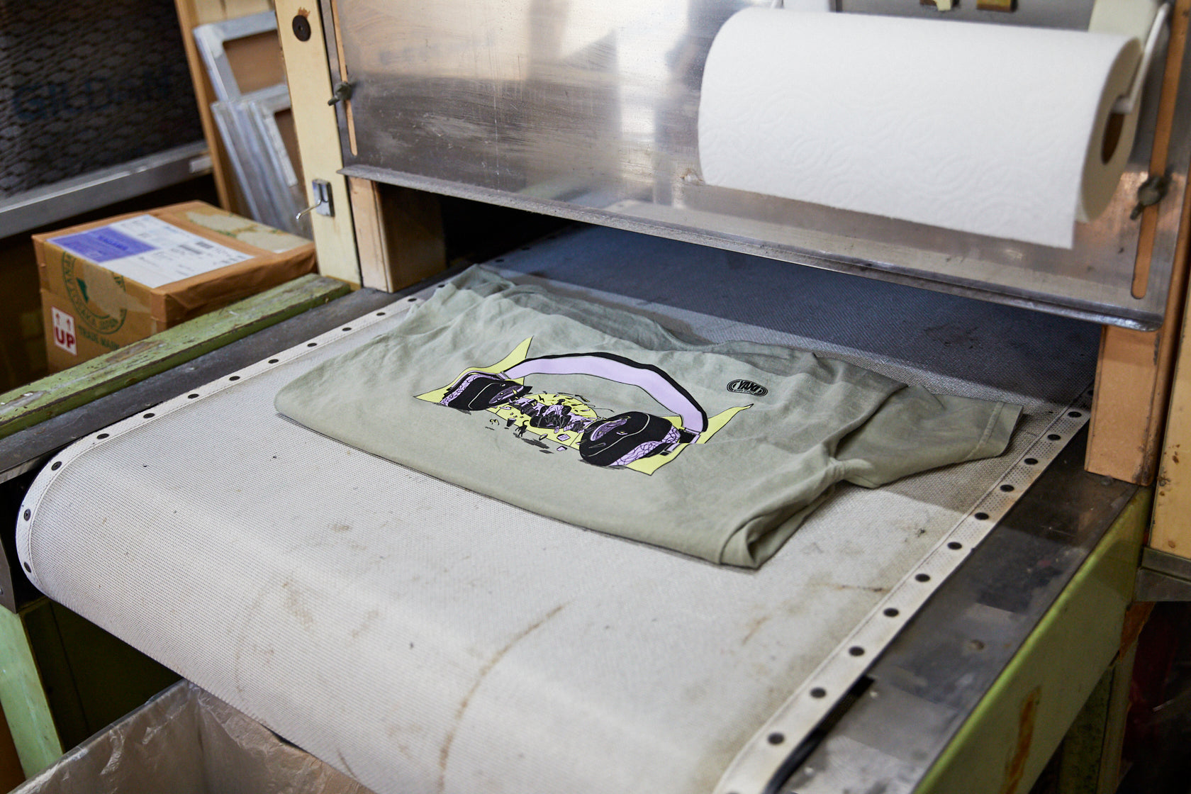 Yaxi「Your Personal Audio Room」T-shirt